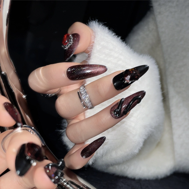 European and American Spice Girls' three-dimensional snake pattern false nail patch shows white wear nail enhancement finished product hand dark blood red spice girls' nail enhancement【1270】